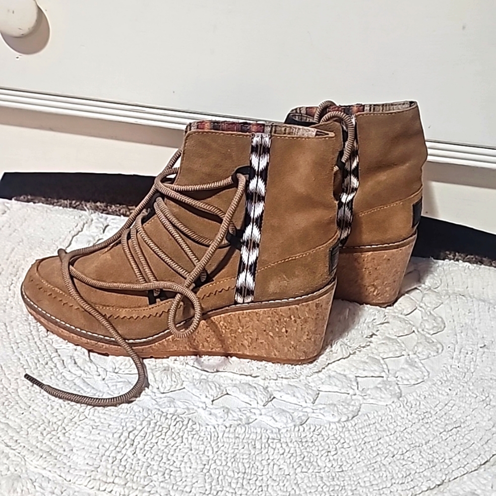 Pendleton booties size 8.5